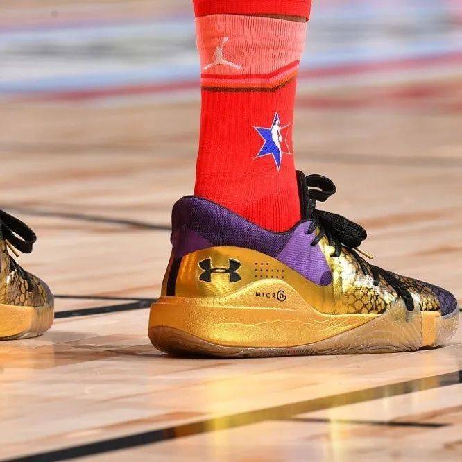 包含全明星赛国际比赛日走向成谜，皇家社会临场应变，气氛紧张，年轻球员得到机会的词条